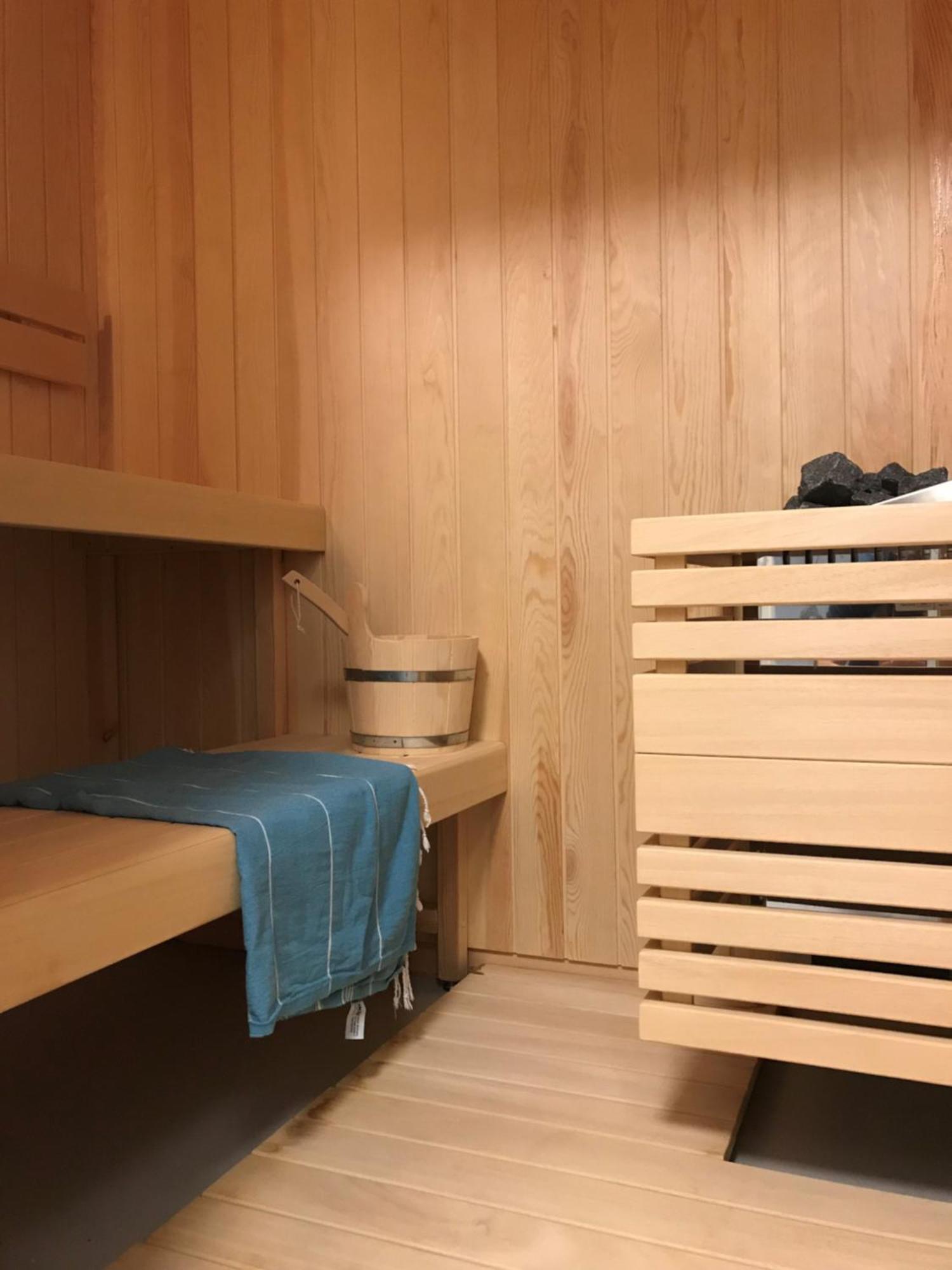 Lichtdurchflutete Ferienwohnung Mit Panorama-Sicht Und Schwimmbad/Sauna Muralto Buitenkant foto